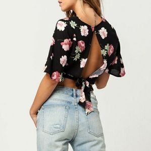 ⚡3/$10⚡Open back crop top